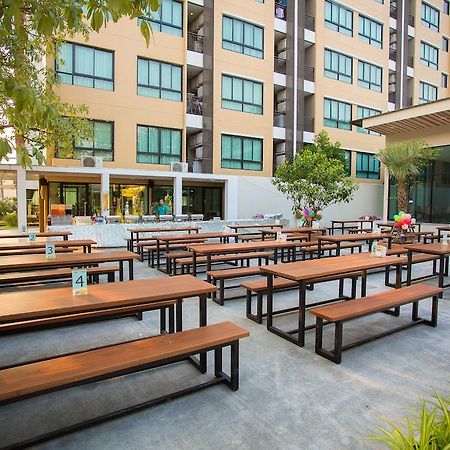 Alisha Court Hotel & Residence Bangkok Luaran gambar