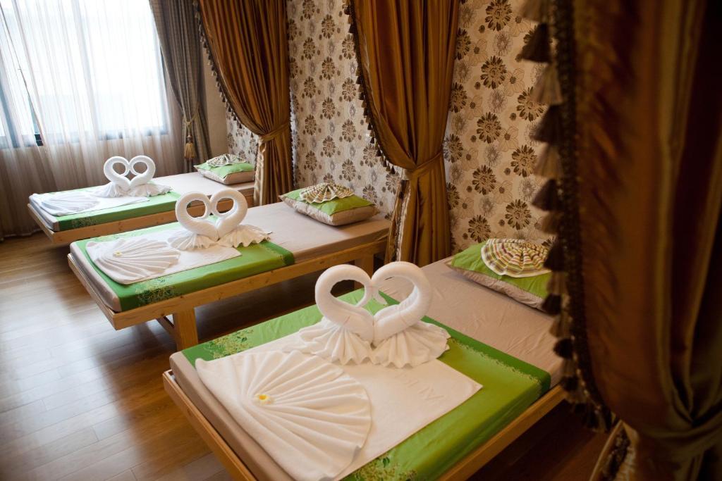 Alisha Court Hotel & Residence Bangkok Luaran gambar