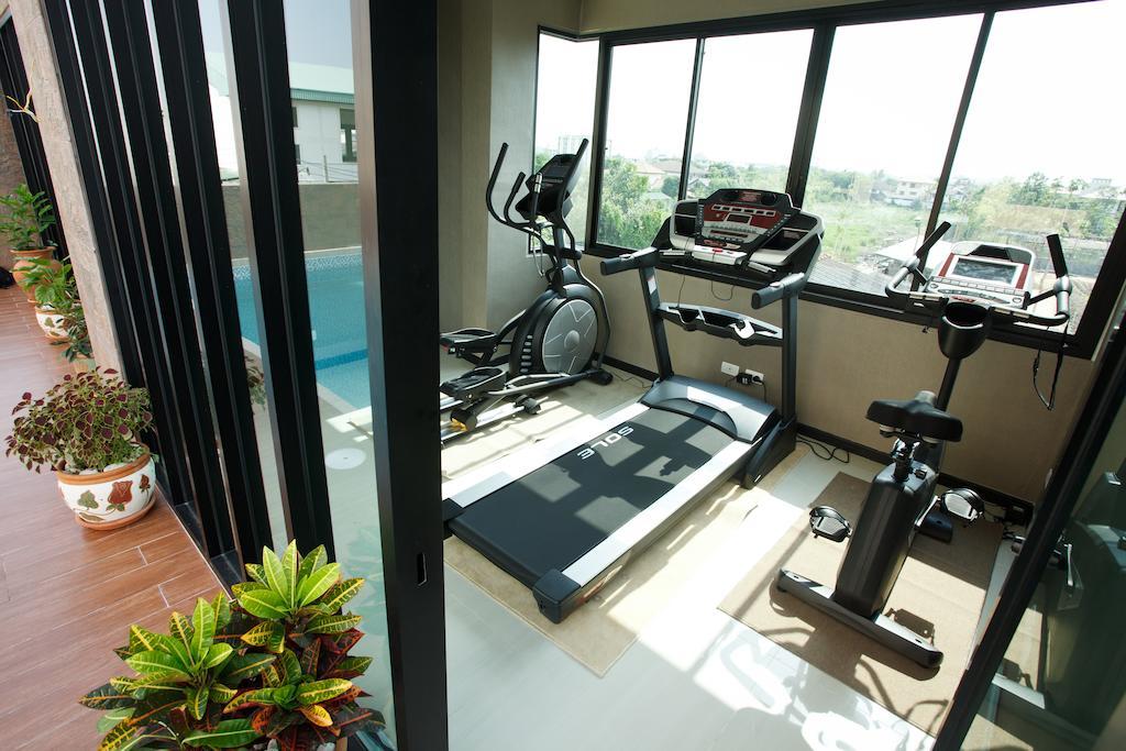 Alisha Court Hotel & Residence Bangkok Luaran gambar